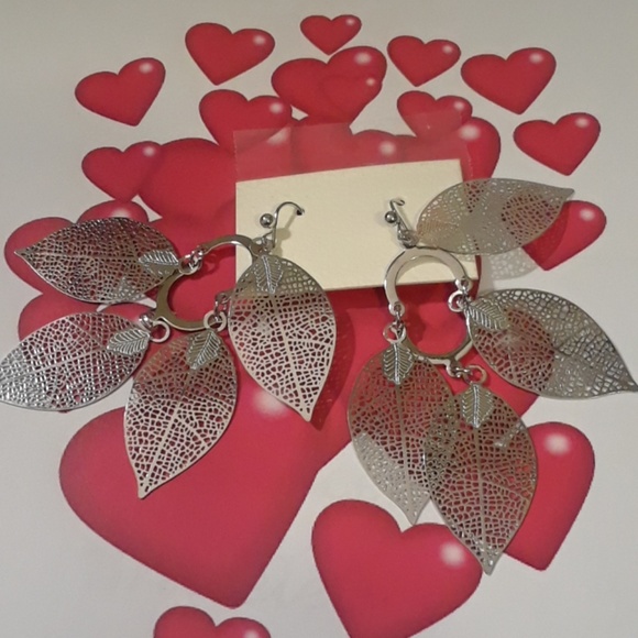 NEW EARRINGS🎈🎈 - Picture 3 of 4